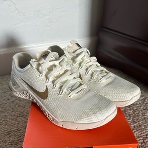 Women’s Nike Metcon 4 Champagne Metallic Gold